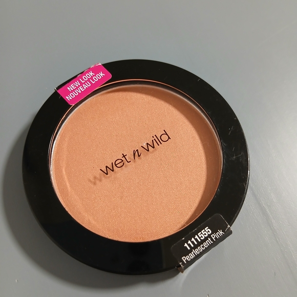 ๐ 3 For $15 Wet n Wild Pearlescent Pink Blush - Picture 2 of 3